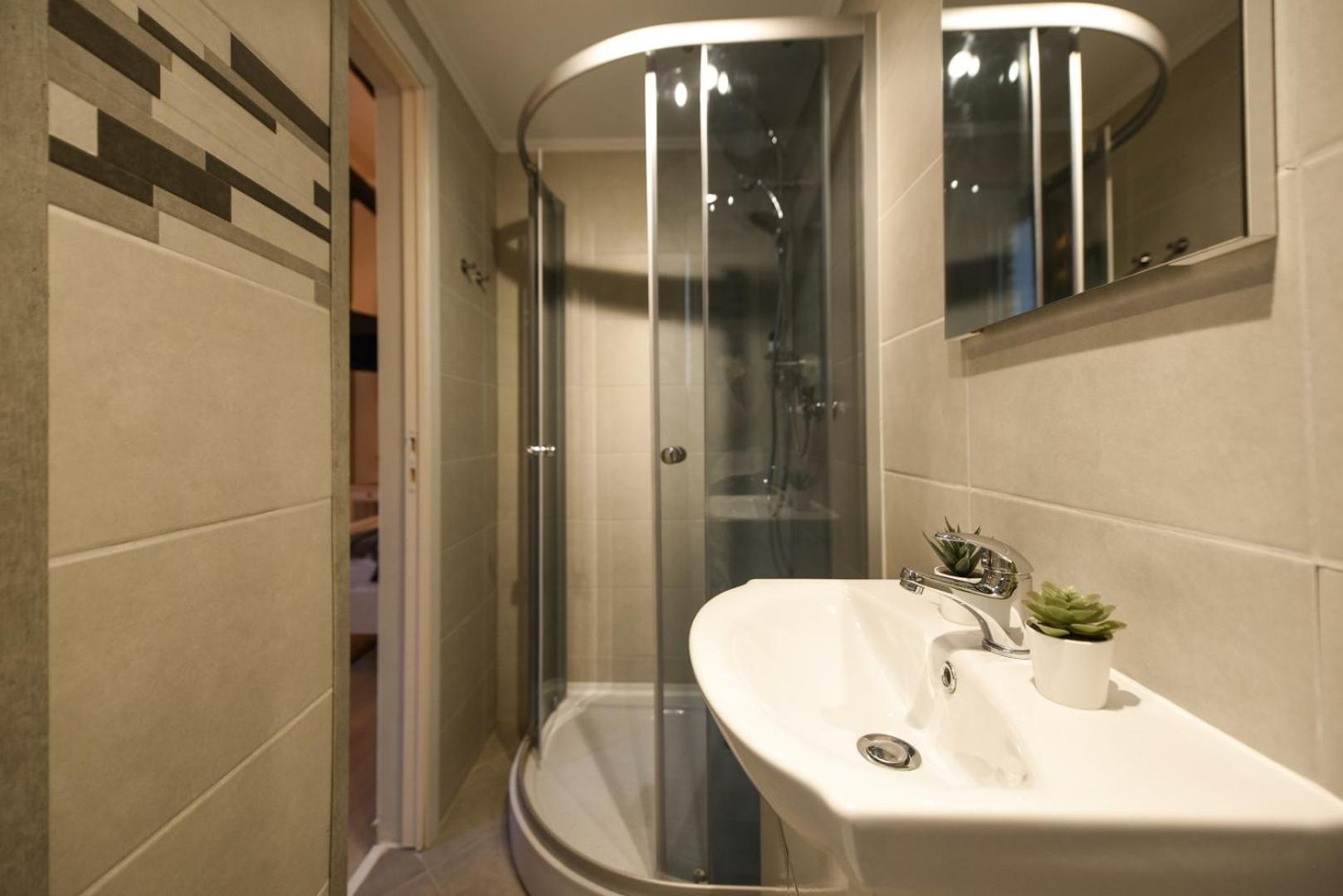 Elegant Studio - Urban Escape In Bukarest Exteriör bild